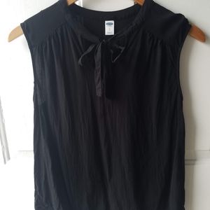 Sleeveless blouse/shell